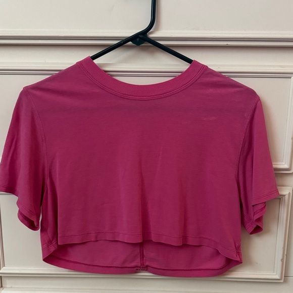 lululemon athletica Tops - LULULEMON - hot pink cropped t-shirt
